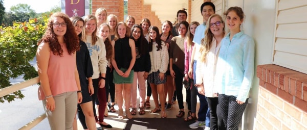 多诺霍中学 The Donoho School