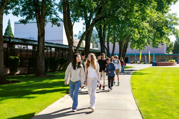 Jesuit High School  耶稣高中